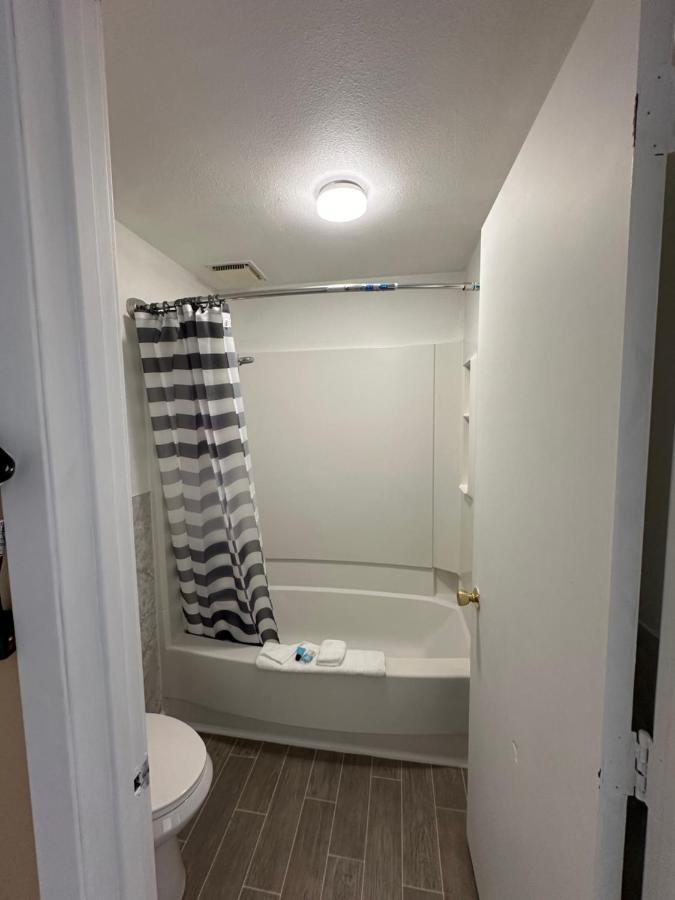 אומק Motel Nicholas מראה חיצוני תמונה