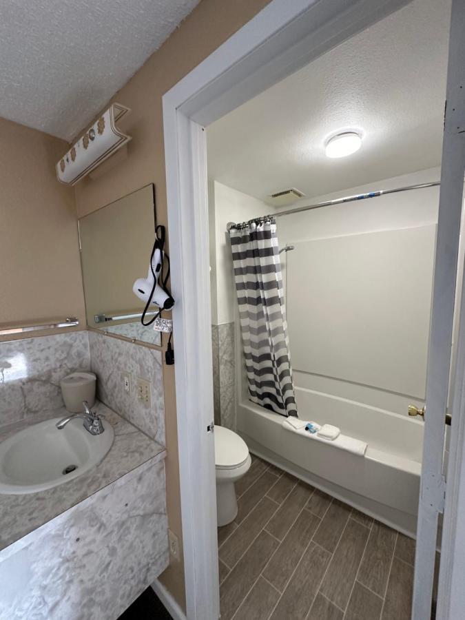 אומק Motel Nicholas מראה חיצוני תמונה